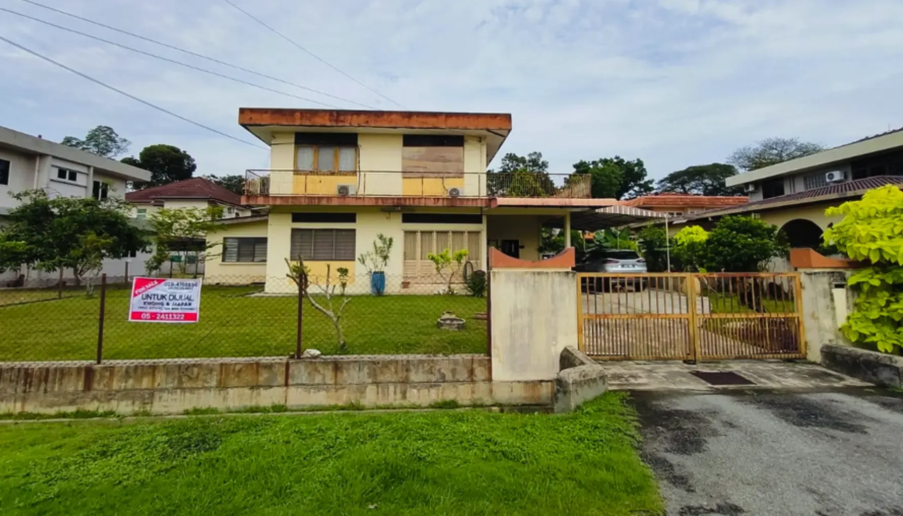 FOR SALE - TWO STOREY DETACHED HOUSE IN IPOH PERAK