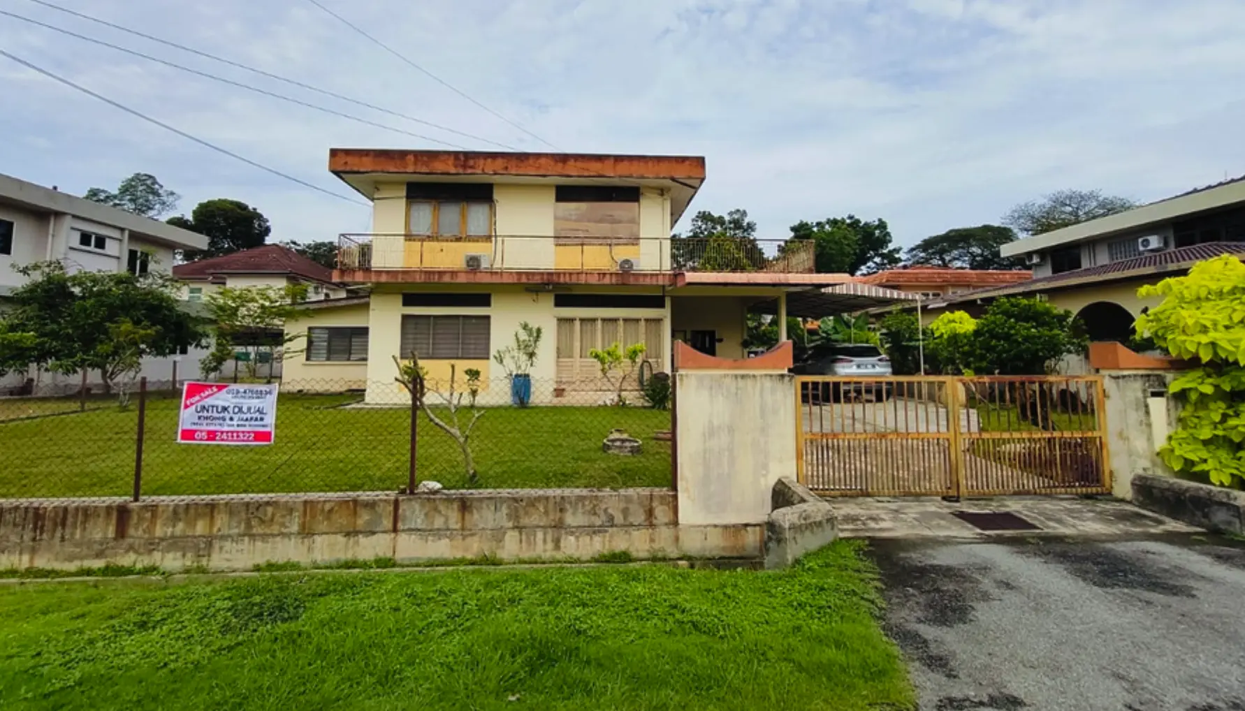 FOR SALE - TWO STOREY DETACHED HOUSE IN IPOH PERAK